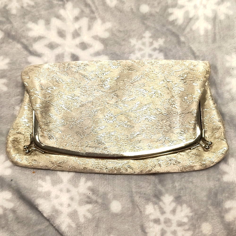 Vintage Ivory/Silver Brocade Clutch, Excellent Vintage Condition